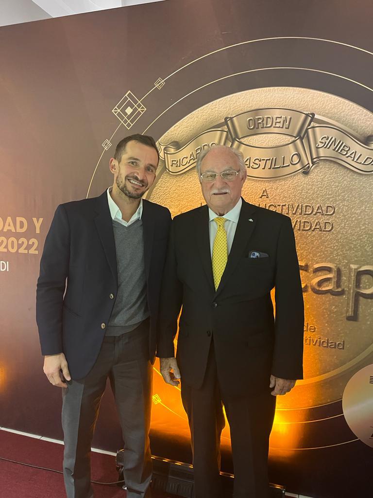 Rodrigo Gabriel Recibe Premio